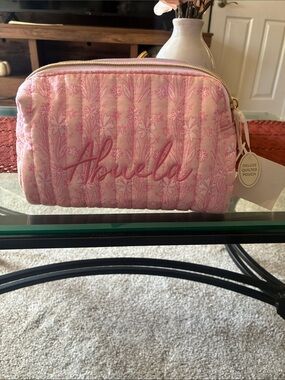 Personalized 'Abuela' Quilted Pink Cosmetic Pouch